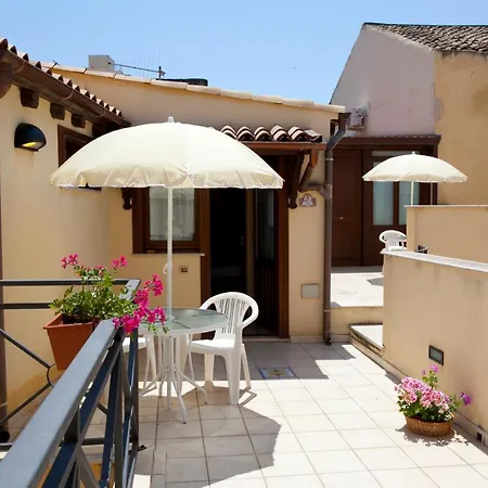 Cortile Merce 2*