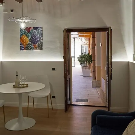 Cortile Merce 2* Trapani