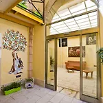 Cortile Merce Aparthotel Trapani