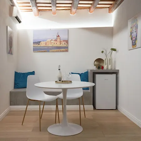 Cortile Merce Apart Otel Trapani