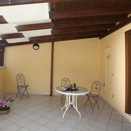 Cortile Merce 3*